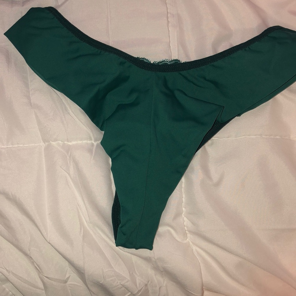 intimates - Picture 4 of 4